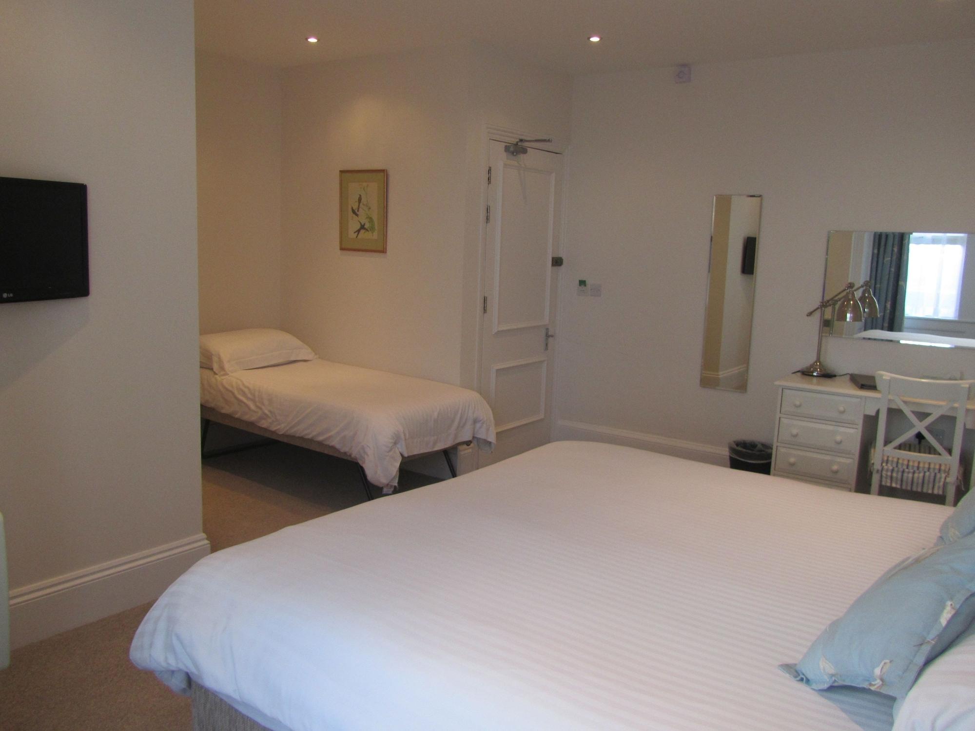 Ommaroo Hotel Saint Helier Ngoại thất bức ảnh